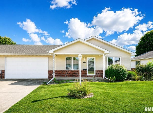 130 EASY Street, Washington, IL 61571