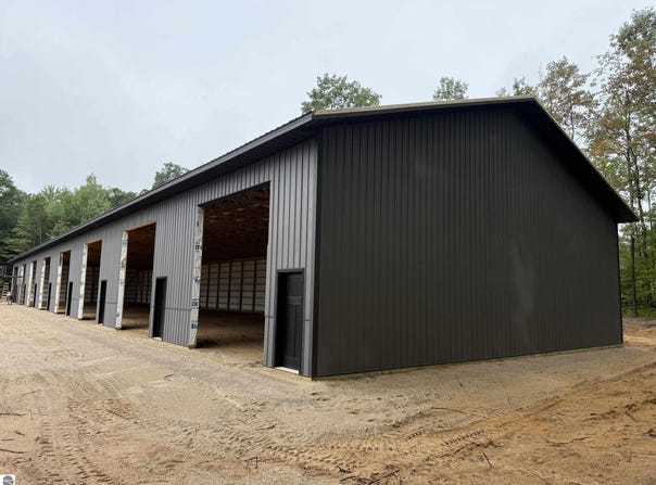 2160 Tonawanda Road, Grawn, MI 49637