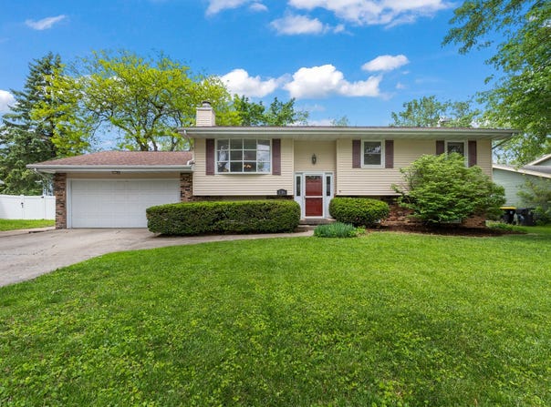 1704 Dunray Lane, Normal, IL 61761