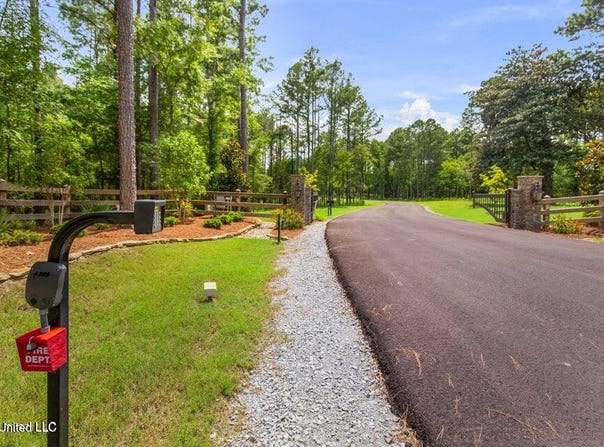 Springwood Trail lot: 23, Flora, MS 39071