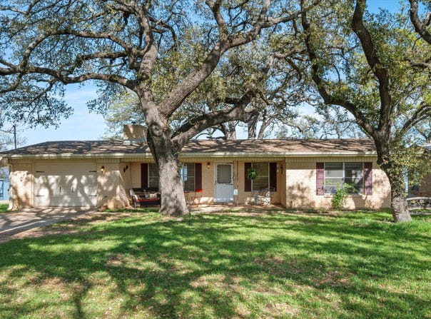 210 Lake Loop, Tow, TX 78672