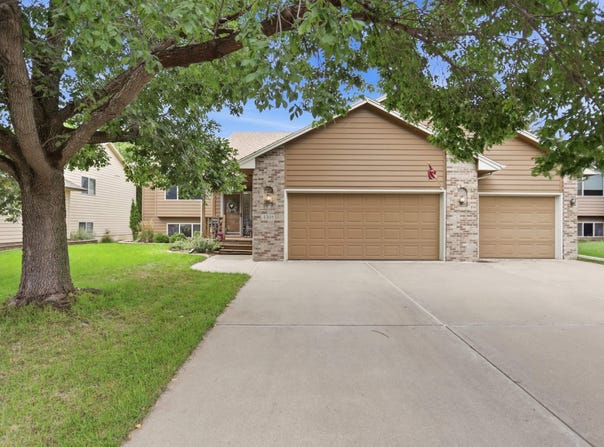 4308 E 38th St, Sioux Falls, SD 57103