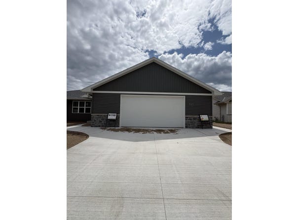 929 CONSTELLATION Way, MARINETTE, WI 54143
