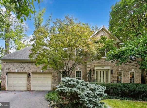 309 SPRINGWOOD CT NE, VIENNA, VA 22180
