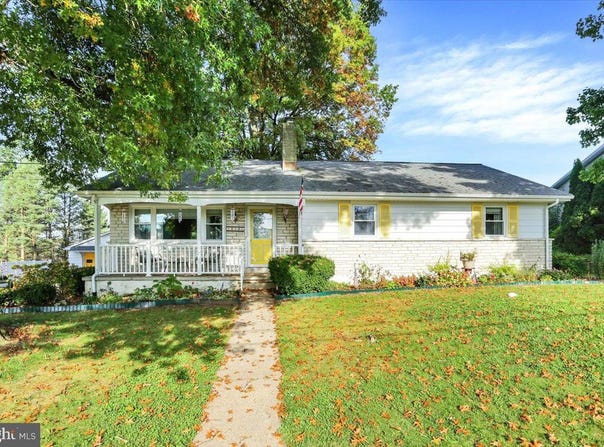 1018 MAHLON Drive, LEESPORT, PA 19533
