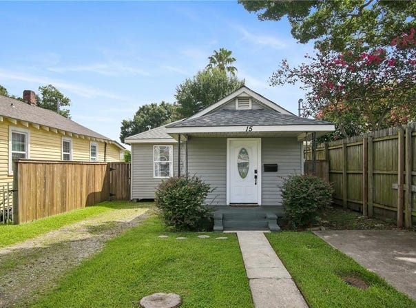 15 CRISLAUR Avenue, Harahan, LA 70123
