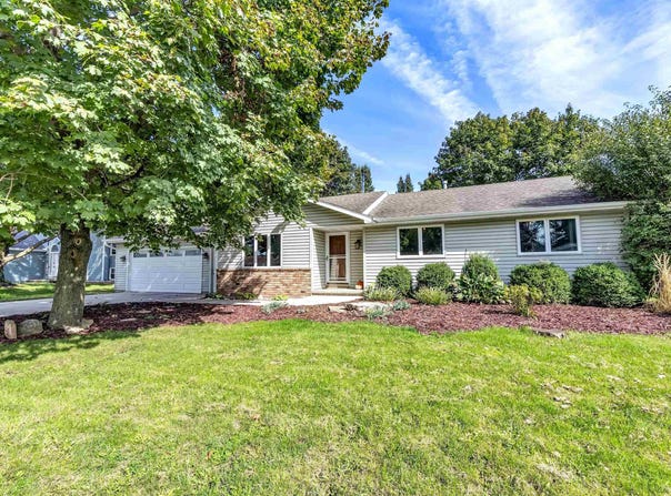 610 S WILD ROSE Lane, APPLETON, WI 54914