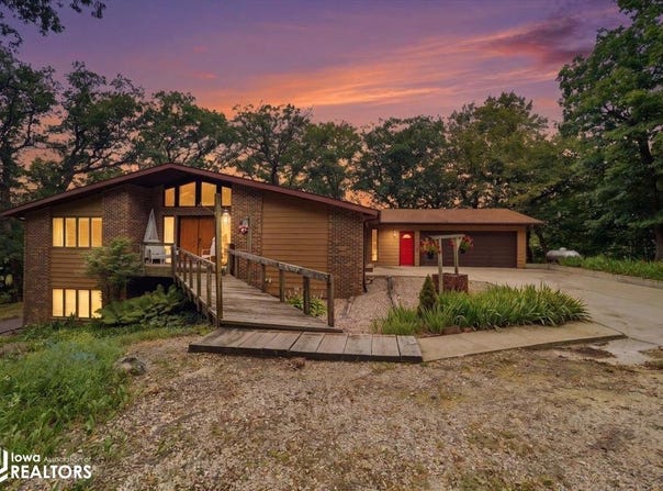 32008 234Th Street, Eldora, IA 50627