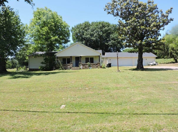 2046 N MAIN ST, Waldron, AR 72958