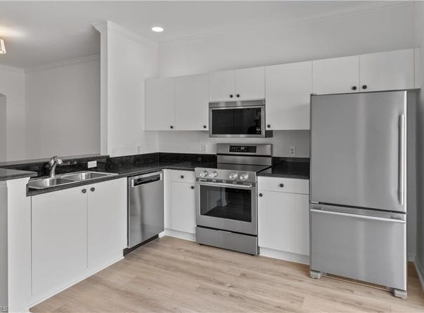 3281 Lindsey Ln, NAPLES, FL 34109