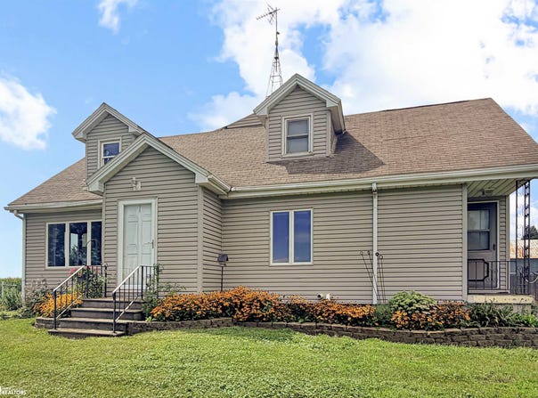 1728 Raven Avenue, Hampton, IA 50441