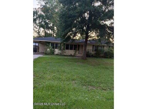 109 Bailey Avenue, Quitman, MS 39355