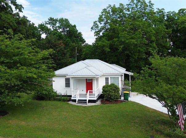 605 Hampton Street, Iva, SC 29655