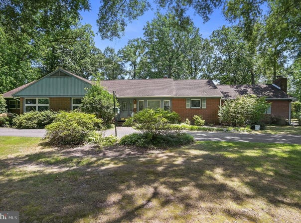112 FOX HALL, DOVER, DE 19904