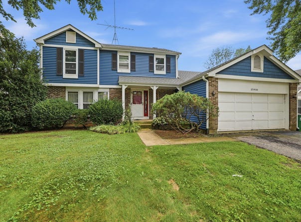 27W105 Walnut Drive, Winfield, IL 60190