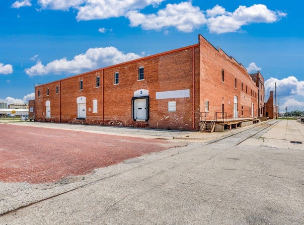 320 S Washington St, Hutchinson, KS 67501