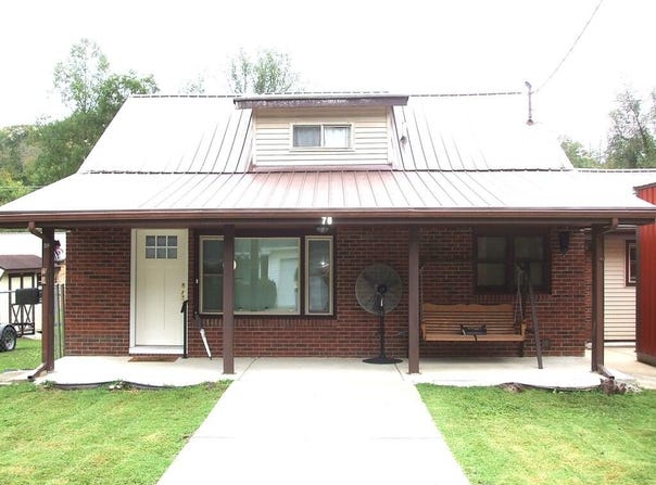 70 Wallen Drive, Van Lear, KY 41265