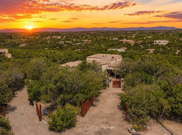 1064 Bishops Lodge Road, Santa Fe, NM 87501