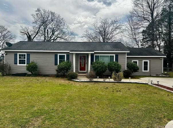 445 Nettles St, Hampton, AR 71744