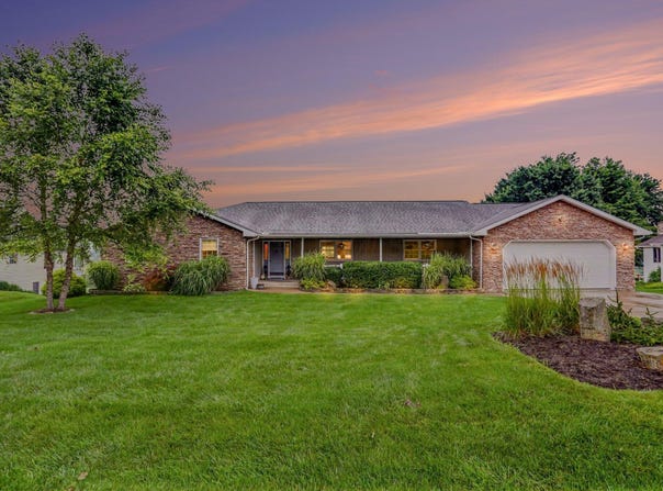 922 Fairway Drive, Howard, OH 43028