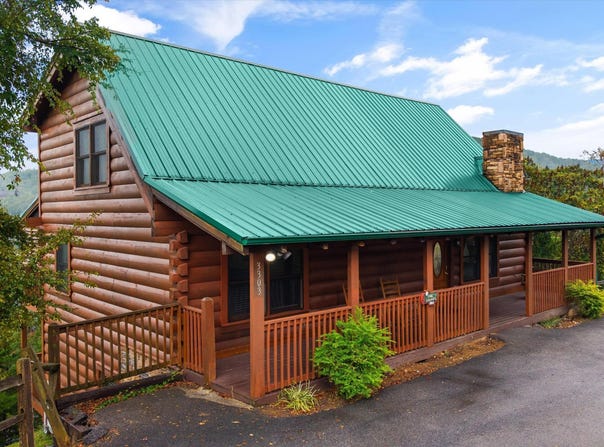 3303 Kestrel Way, Pigeon Forge, TN 37863