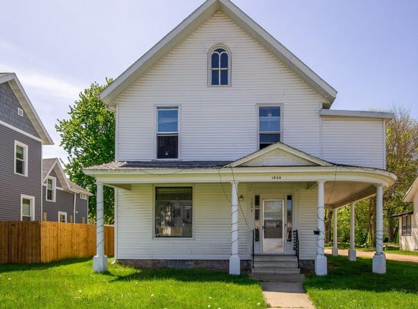 1204 State St, Eau Claire, WI 54701