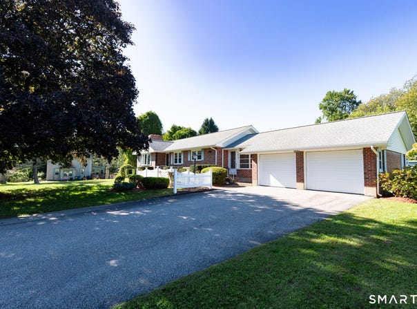 153 Sharp Hill Road, Montville, CT 06382