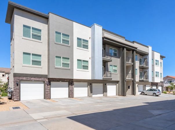 5801 S GARNET Dr, St. George, UT 84790