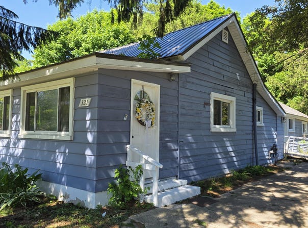 321 S 4th Street, Edmore, MI 48829