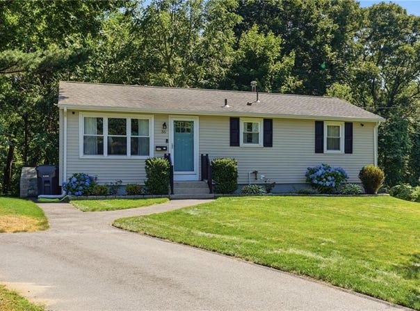 36 Mary Beth Drive, Warwick, RI 02886