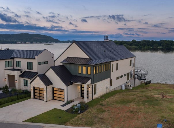 144 Riverfront Ln, Kingsland, TX 78639