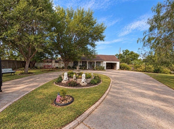 105 Walker St (Benbolt), Alice, TX 78332