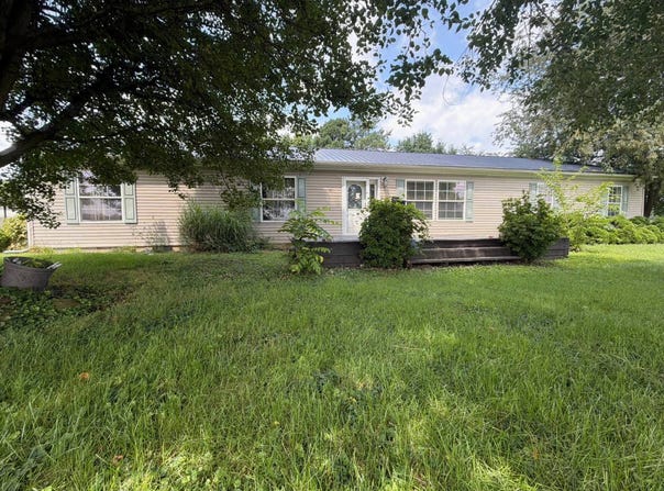 501 Walnut, Belpre, OH 45714