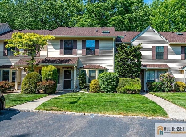 2704 Cricket Circle, Edison, NJ 08820