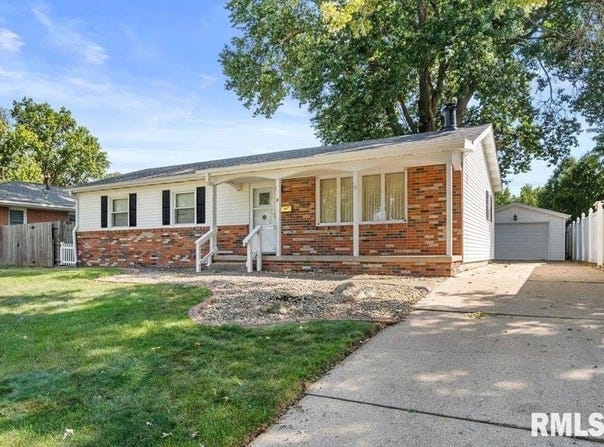 8 Foresters Lane, Springfield, IL 62704