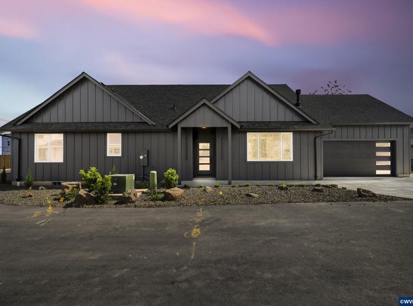 1271 Brown St, Woodburn, OR 97071