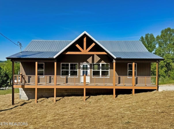 398 Glade Springs Rd, LaFollette, TN 37766