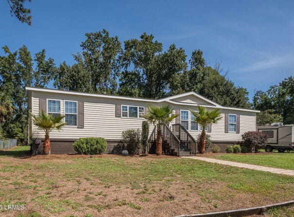 1744 Jasperstone Circle, Beaufort, SC 29906
