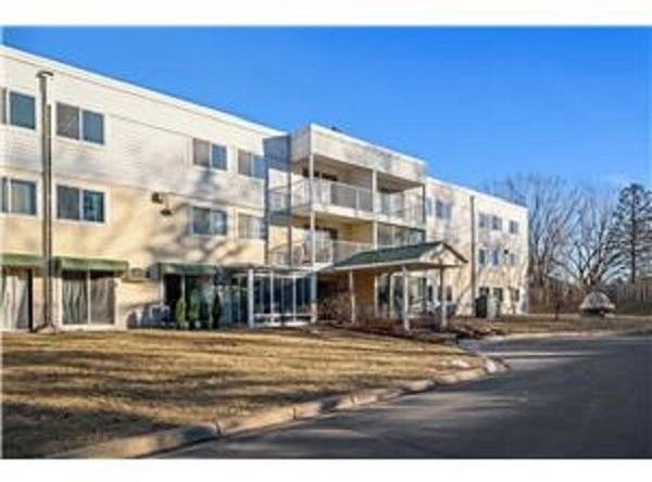 130 Demont Avenue E, Little Canada, MN 55117