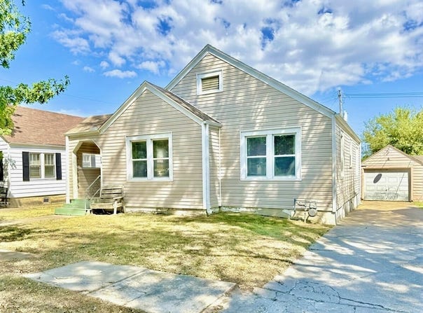 714 S Lafayette Ave, Chanute, KS 66720
