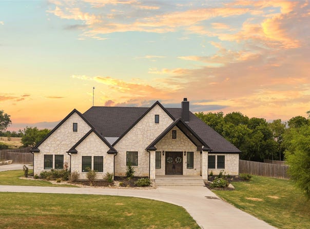 240 Royals Ranch Road, Lorena, TX 76655