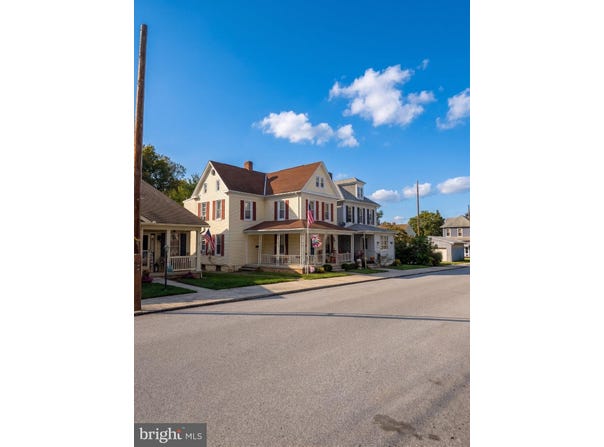 320 SPRING Avenue, HANOVER, PA 17331