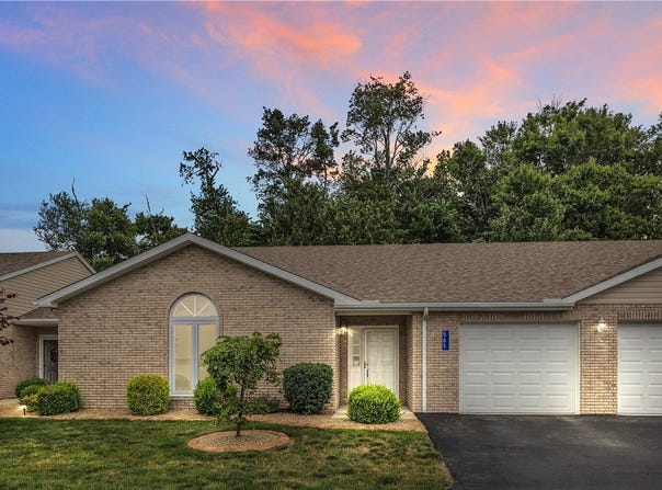565 Sunview Cir, Latrobe, PA 15650