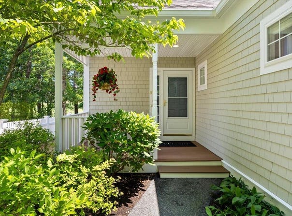 9 Blue Meadow Court, Bourne, MA 02532