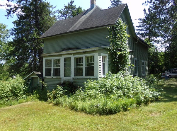 14288 Ridge St, Mountain, WI 54149