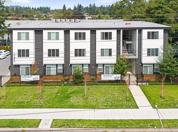 10985 E Burnside St, Portland, OR 97216