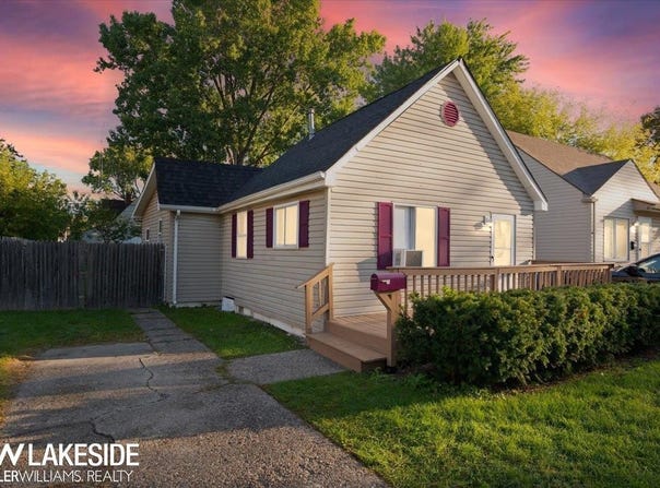 8439 Continental Avenue, Warren, MI 48089
