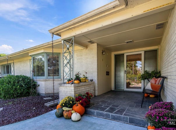619 Fairway Dr, Caldwell, ID 83605