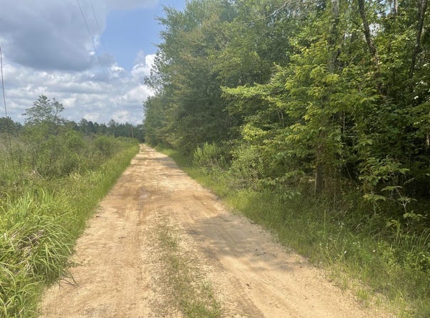 Lucas Rd, Axis, AL 36505