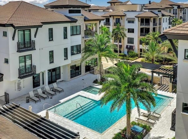 1130 3RD Avenue S, Naples, FL 34102